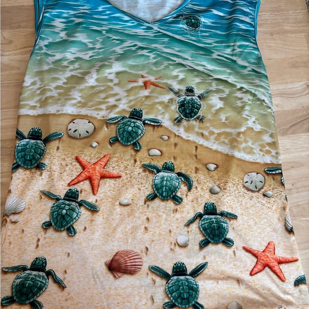 Beach Scene Tank Top with Sea Turtles EUC